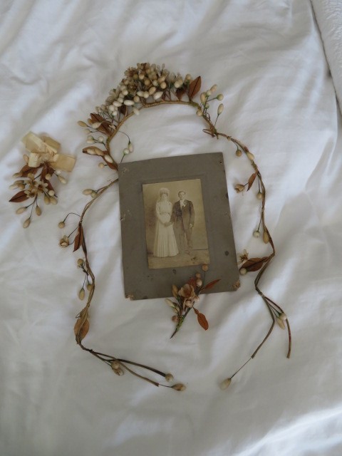 EXQUISITE Old Vintage FRENCH Bridal CROWN Thick WAX FLOWERS HEADPIECE & Boutonniere